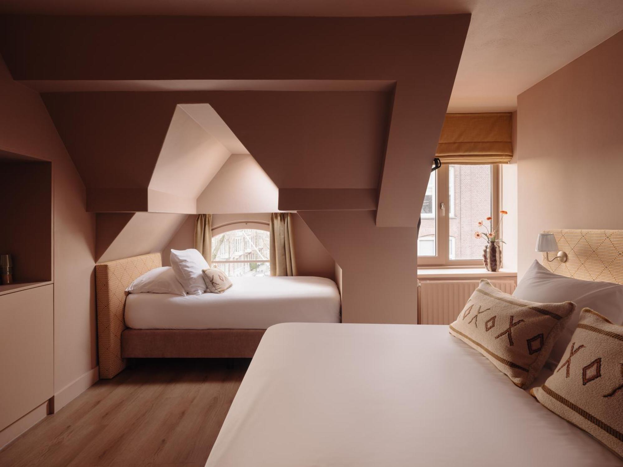 Comfy Triple Room,1756392719:JPEG